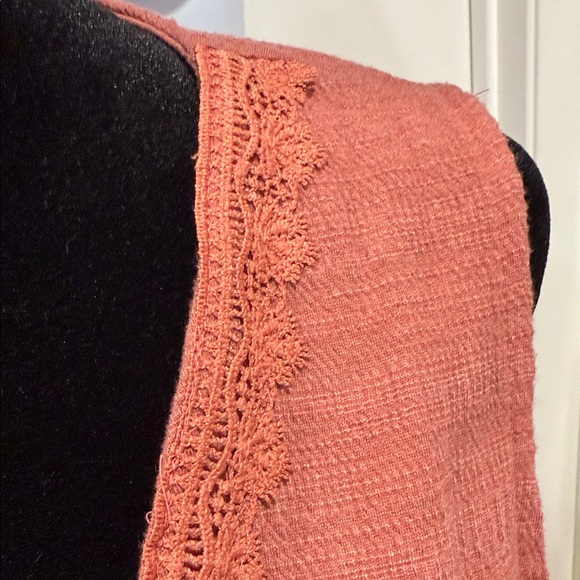 Elegant Sleeveless Button-Front Blouse - Coral - Picture 4 of 6